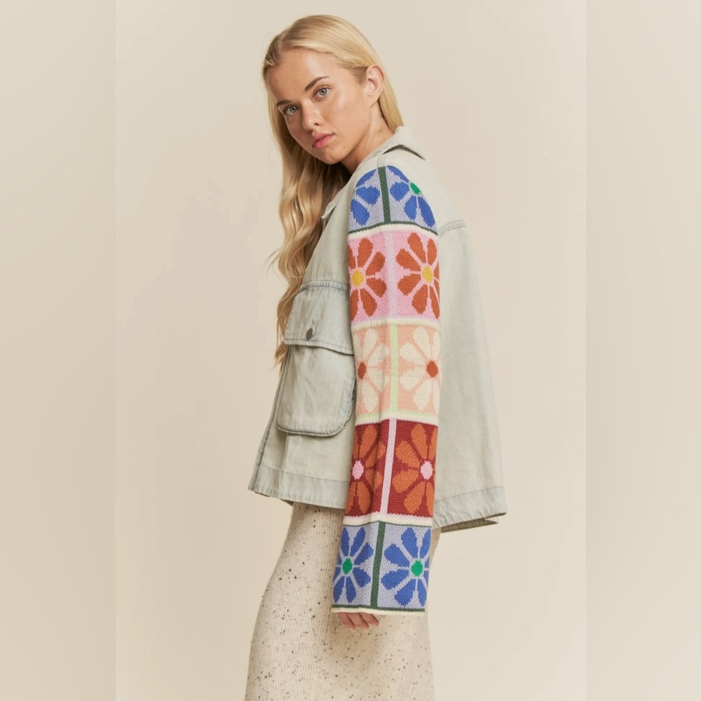 DAVI & DANI Women’s Adjustable Cuffs Multi Patch Denim Jacket (light denim) - Picture 6 of 15